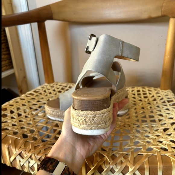 Soda Topic Gray Vegan Nubuck Espadrille Platfrom Wedge Sandals 8 - Picture 5 of 13